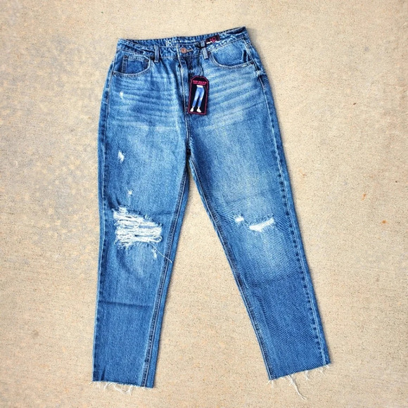 No Boundaries Denim - NWT No Boundaries Distressed Size 11 Super High-Rise Slim Straight Jeans